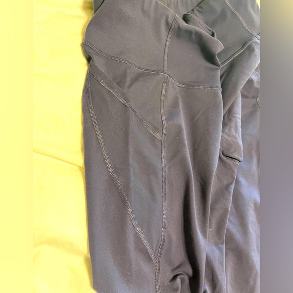 Old Navy Powersoft Cropped Legging - Picture 2 of 6